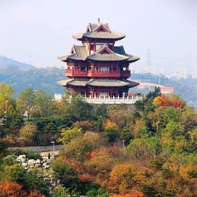 塞西莉亚_两幢后花园以及一尊月台楼组成，即现今地图西南角的半山腰